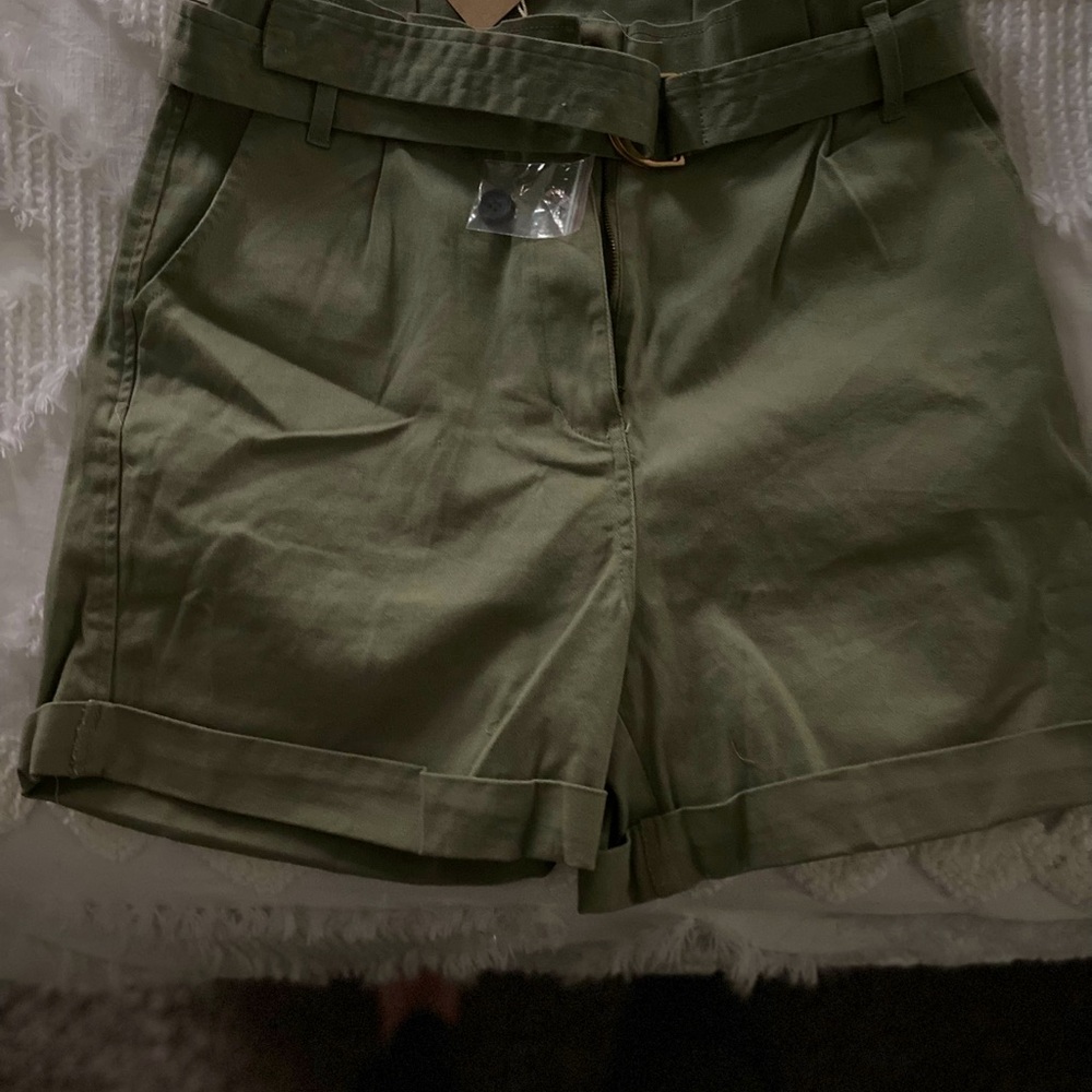 Blu Pepper Olive high waisted belted shorts